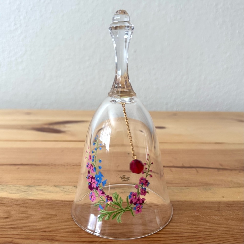 Vintage Avon Crystal Bell. 1980’s. January Birthday Design. Excellent Condition!